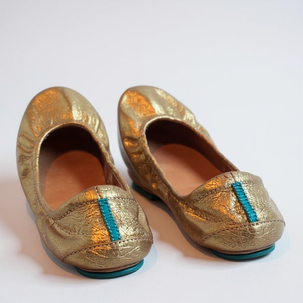 Tieks Gold Leather Ballet Flats Comfortable Slip On Shoes 7 See flaw on toe